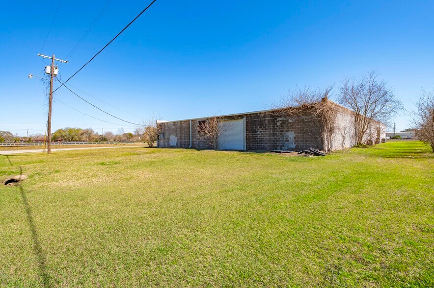 More Photos Of 2002 Highway 3, La Marque Industrial For Sale