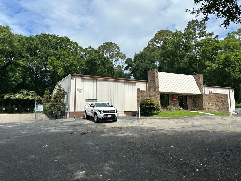 Primary Photo Of 4800 Woodlane Cir, Tallahassee Warehouse For Lease