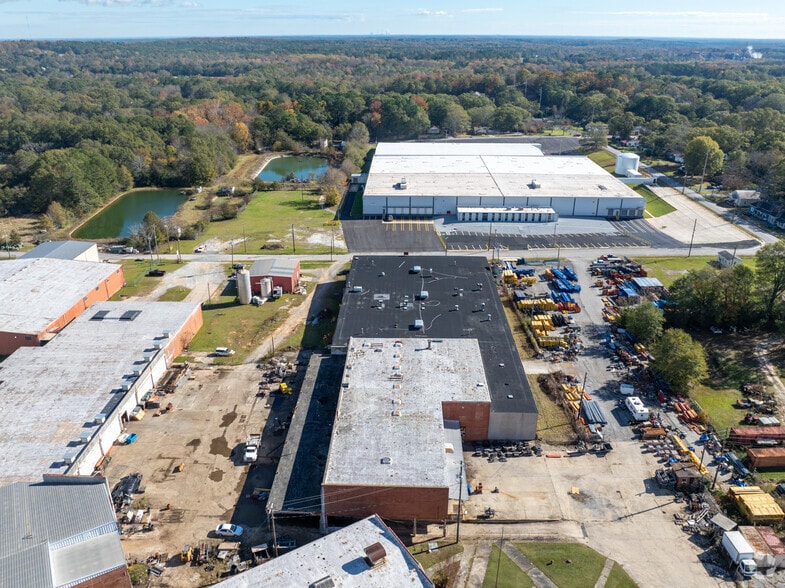 More Photos Of 300 Rogers St, Barnesville Warehouse For Lease