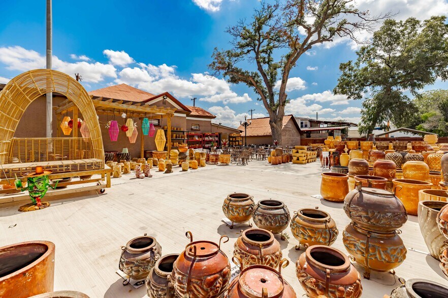 More Photos Of 1950 N Panam Expy, San Antonio Freestanding For Sale