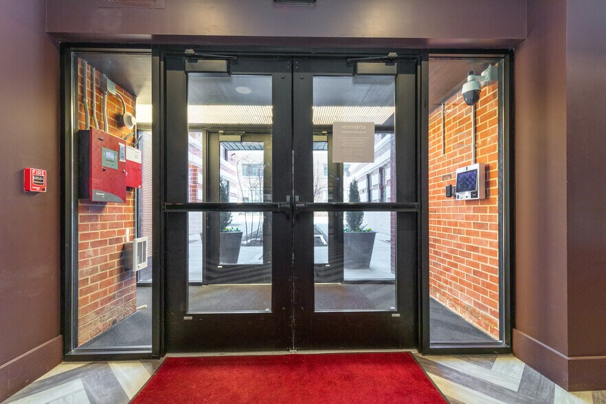 More Photos Of 2650 Locust St, Saint Louis Apartments For Lease