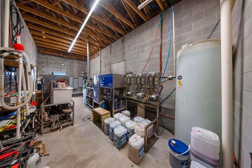 More Photos Of 105 Myrtle Dr, Lockport Carwash For Sale
