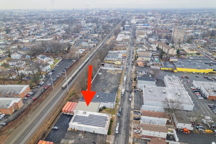 More Photos Of 663 Pennsylvania Ave, Elizabeth Warehouse For Lease