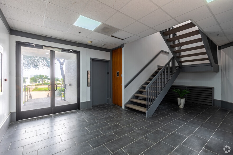 More Photos Of 4320 N Belt Line Rd, Irving Office For Lease
