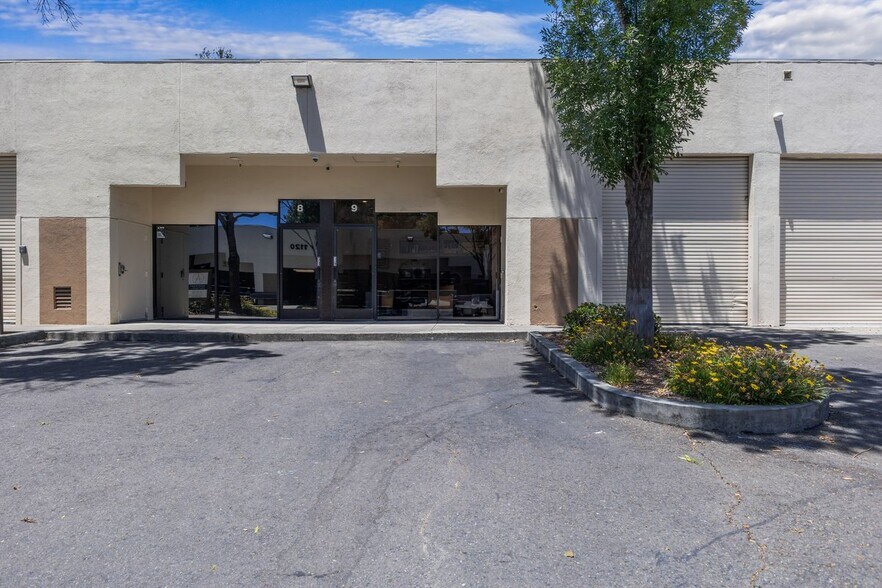 More Photos Of 1130 Industrial Ave, Petaluma Light Manufacturing For Sale