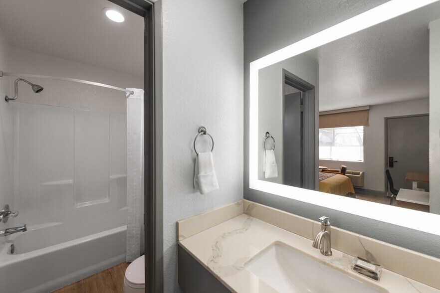 More Photos Of 888 S Main St, Fort Bragg Hotel For Sale