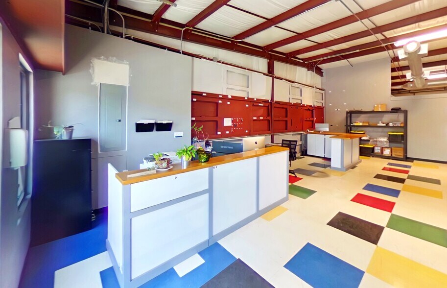 More Photos Of 2227 Southpark Dr, Murfreesboro Warehouse For Sale