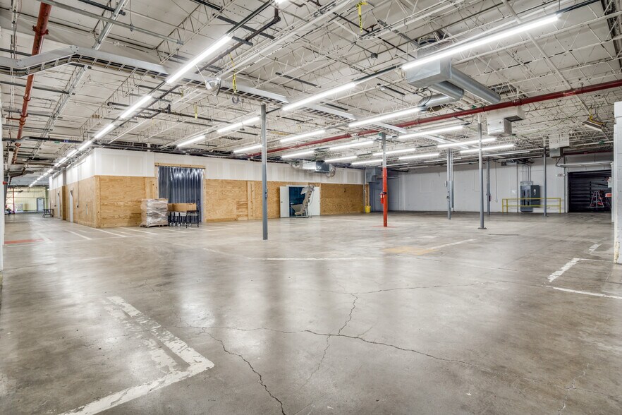 More Photos Of 338 Cliff Dr, Graham Manufacturing For Lease