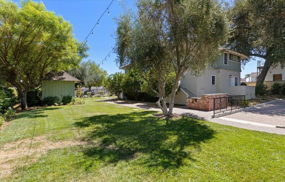 More Photos Of 136-140 W 3rd Ave, Escondido Office For Lease