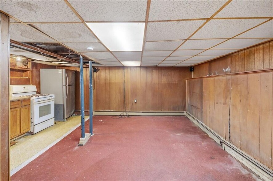 More Photos Of 400 Thames St, Bristol Multifamily For Sale
