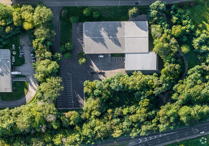 More Photos Of 299 Industrial Ln, Torrington Distribution For Lease