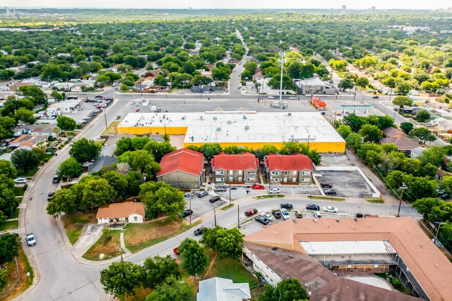 More Photos Of 3719-3815 Blanco Rd, San Antonio Storefront For Sale