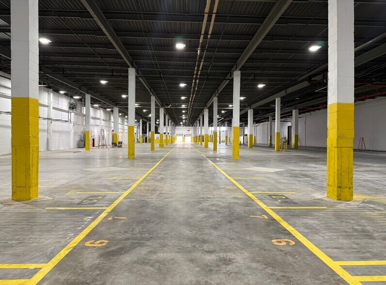 More Photos Of 10101 Avenue D, Brooklyn Distribution For Lease