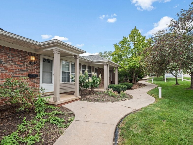 Primary Photo Of 230 Plymouth Rd, Plymouth Apartments For Sale
