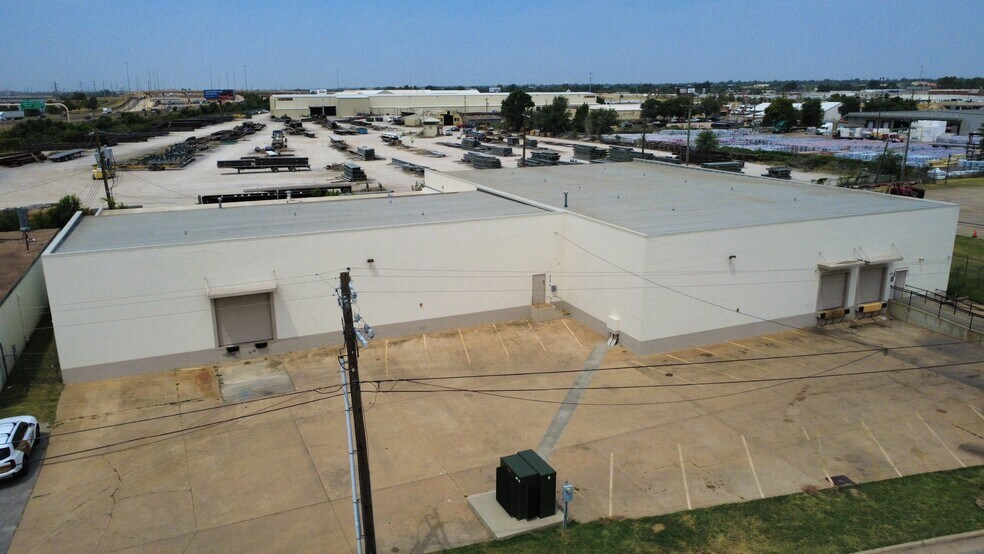 More Photos Of 329 S Blackwelder Ave, Oklahoma City Warehouse For Sale