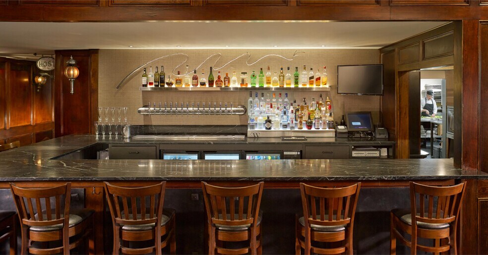 More Photos Of 18 Main St, Stowe Hotel For Sale