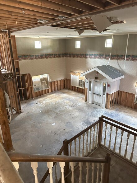 More Photos Of 120 Roper Mountain Rd Ext, Greenville Rehabilitation Center For Lease