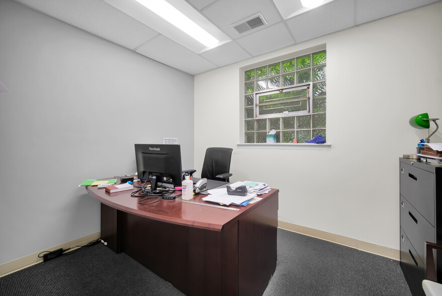 More Photos Of 3909 W Fullerton Ave, Chicago Medical For Sale