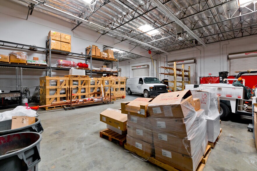 More Photos Of 31065 Plantation Dr, Thousand Palms Warehouse For Sale