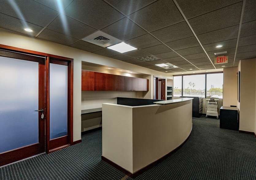 More Photos Of 152 Ne 167th St, Miami Medical For Lease
