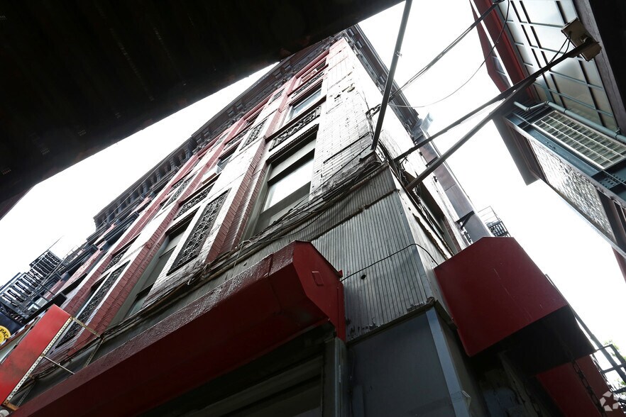 More Photos Of 295-297 Broadway, Brooklyn Apartments For Lease