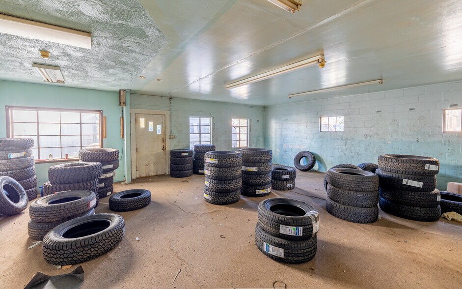 More Photos Of 2130 Big Horn Ave, Cody General Retail For Sale