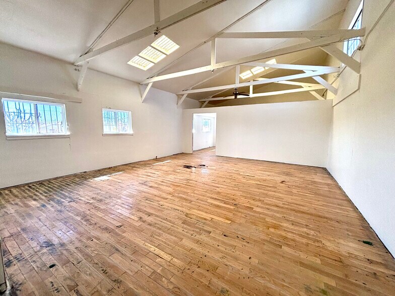 More Photos Of 4 18th St, Richmond Industrial For Sale