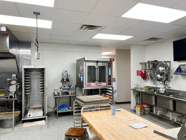 More Photos Of 221 4th St, Ironton Freestanding For Sale