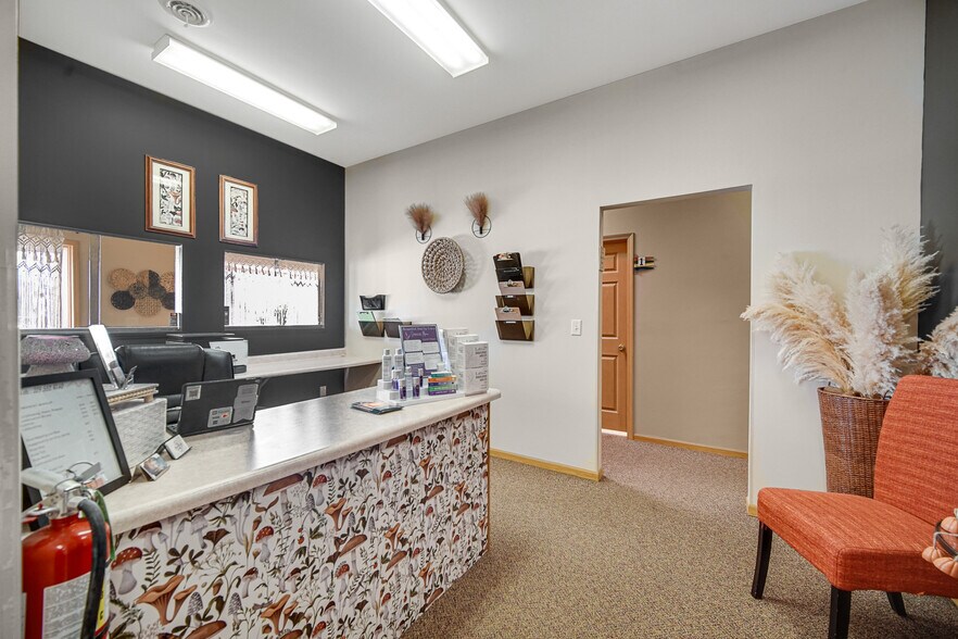 More Photos Of 165 E Robbins St, Wheatfield Medical For Sale