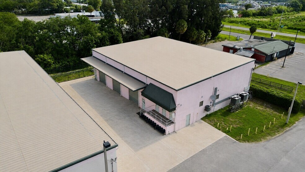 More Photos Of 4911 S 50th St, Tampa Unknown For Lease