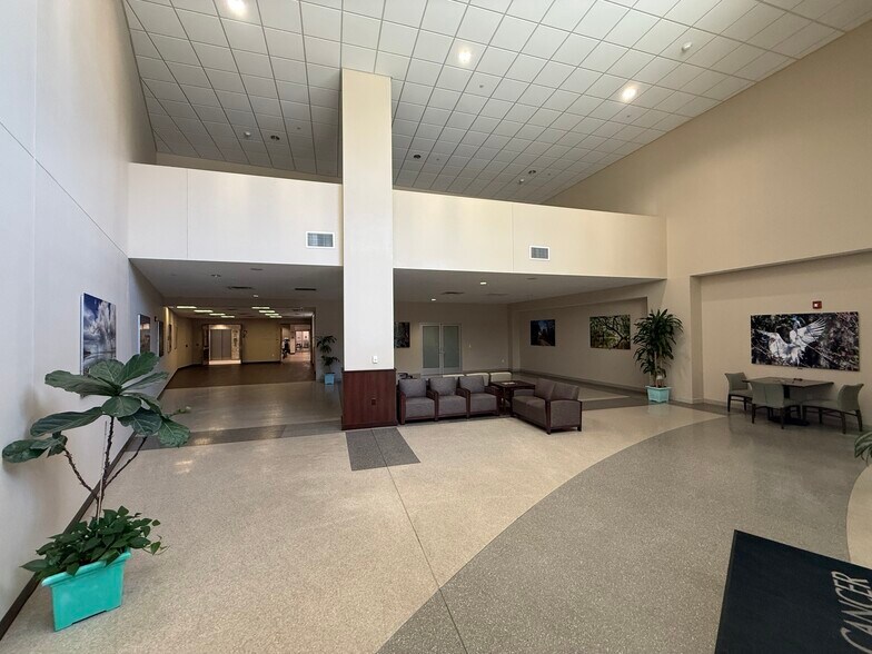 More Photos Of 6420 W Newberry Rd, Gainesville Medical For Lease