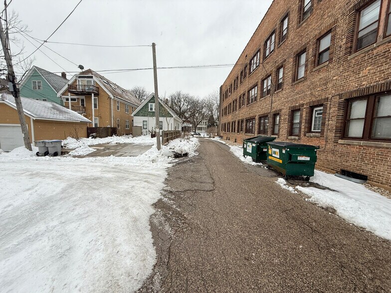 More Photos Of 2628 N Humboldt Blvd, Milwaukee Research And Development For Sale