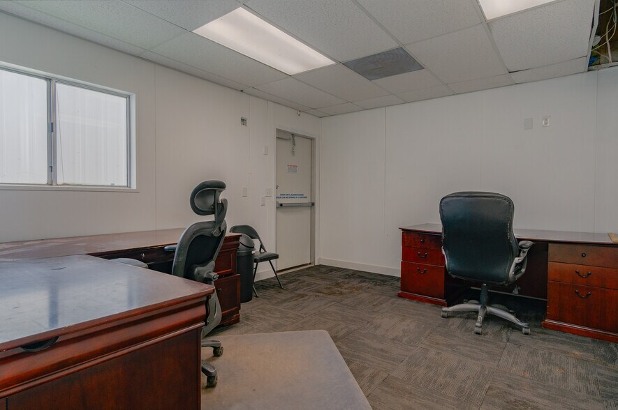 More Photos Of 10911 27J St SW, Dickinson Warehouse For Sale