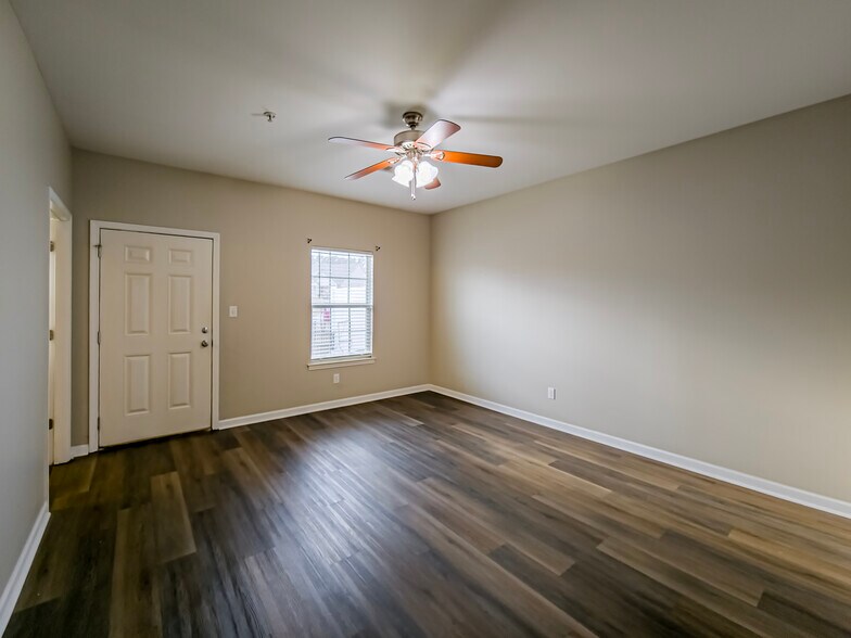 More Photos Of 615 Glade Fern Way, Tifton Apartments For Sale