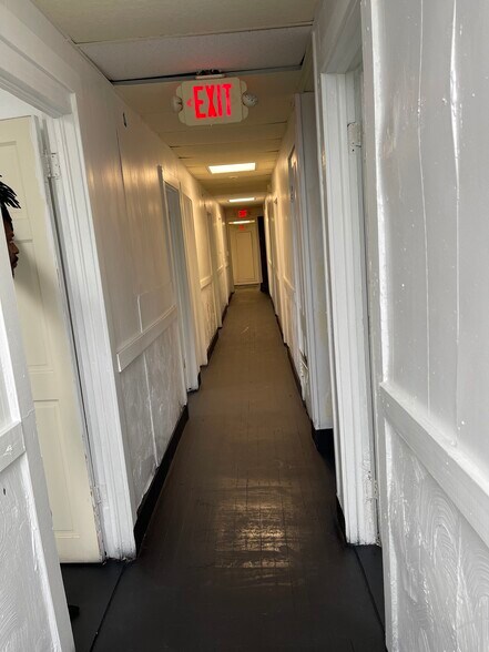 More Photos Of 901 W 4th St, Erie Hotel For Sale