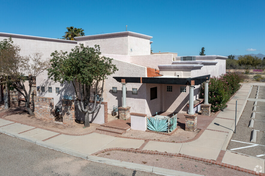 Primary Photo Of 2252 W Magee Rd, Tucson Medical For Sale