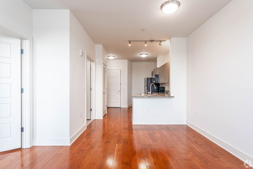 More Photos Of 1555 Main St, Rahway Apartments For Lease