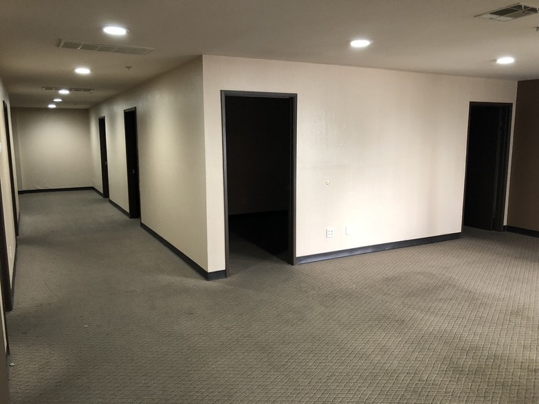 More Photos Of 1250 Railroad St, Corona Warehouse For Lease