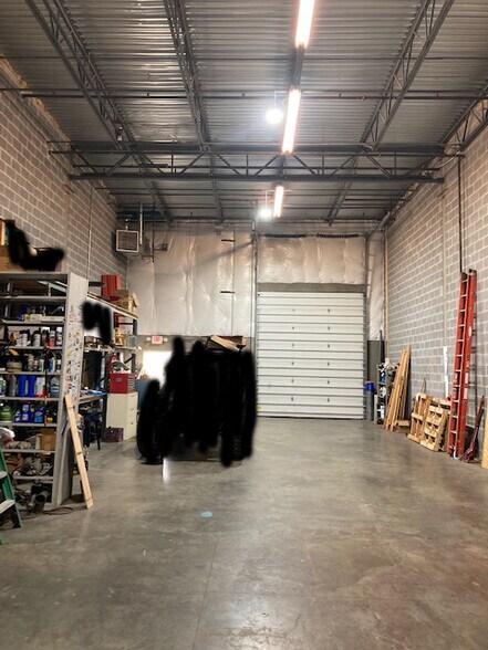 More Photos Of 12155-12215 Livingston Rd, Manassas Warehouse For Lease