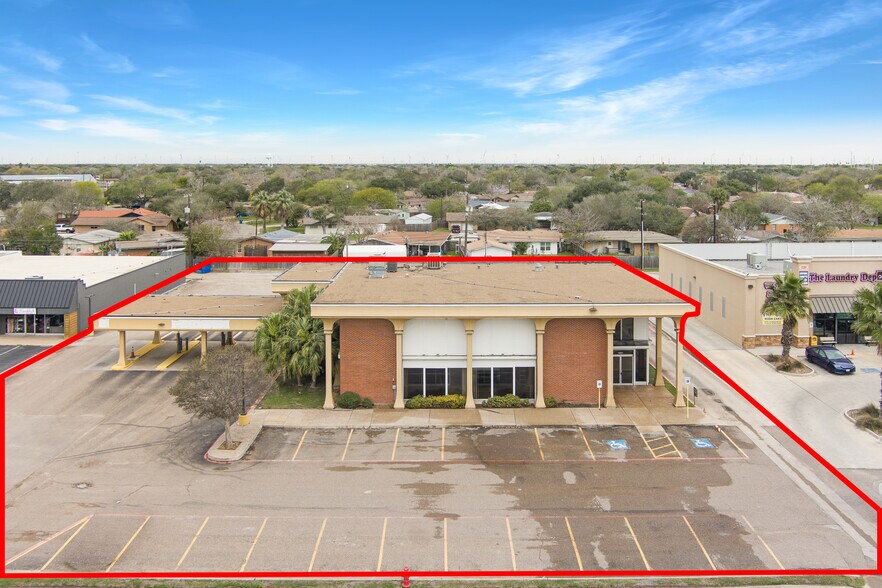 More Photos Of 1031 US Highway 181, Portland Bank For Lease