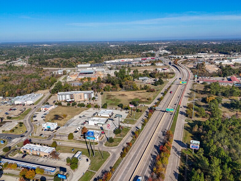 More Photos Of 2132 S 1st St, Lufkin Freestanding For Sale