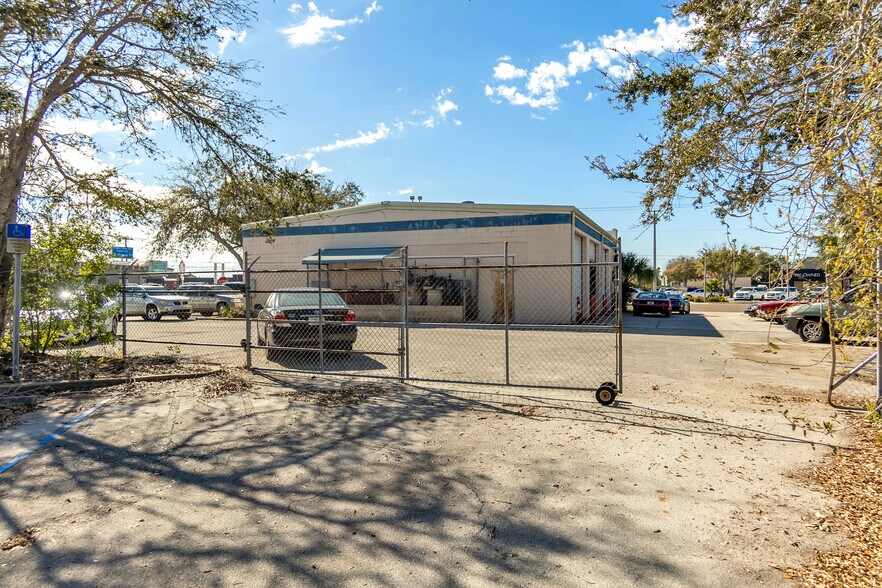 More Photos Of 6735 14th St, Bradenton Auto Repair For Sale