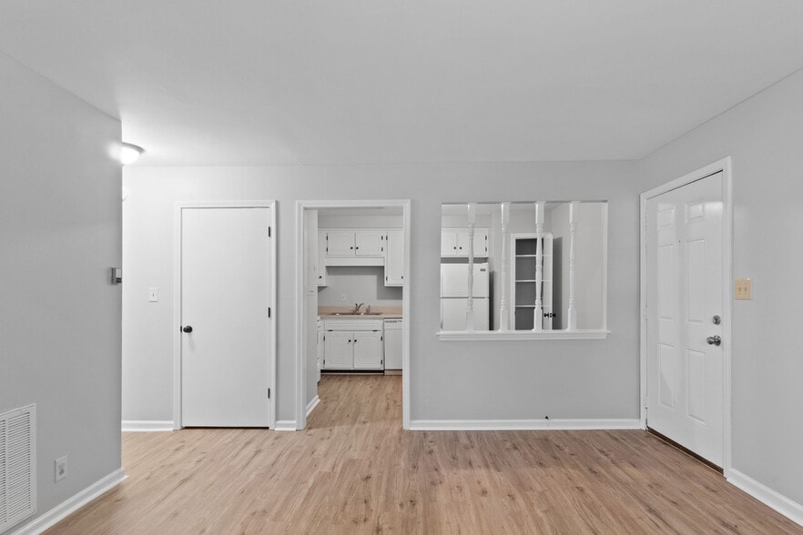 More Photos Of 155 Jack Miller Blvd, Clarksville Apartments For Sale
