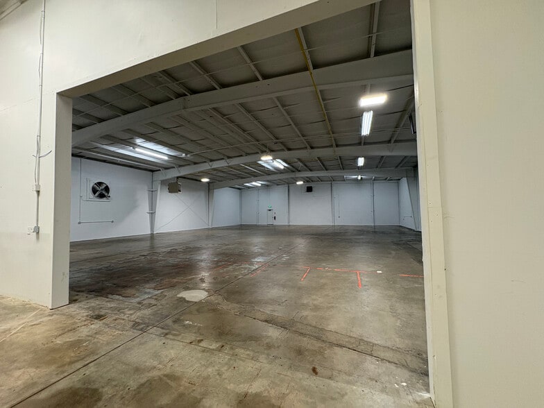 More Photos Of 1285 N Indianapolis Rd, Columbus Industrial For Sale