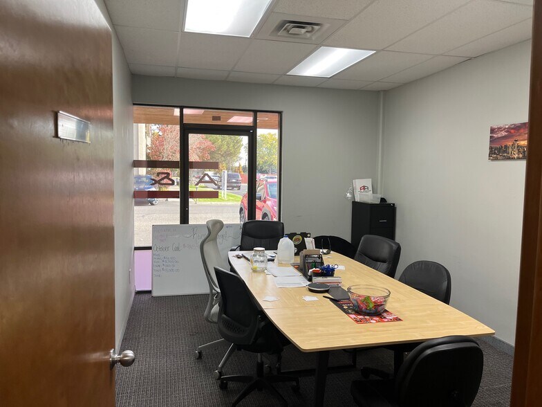 More Photos Of 100 N Morain St, Kennewick General Retail For Lease
