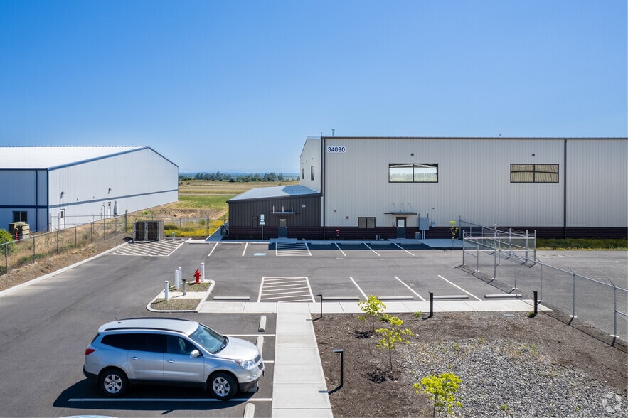 More Photos Of 34090 Skyway, Scappoose Airplane Hangar For Sale