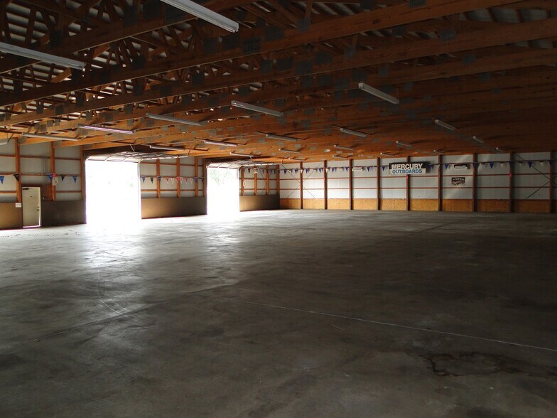 More Photos Of 215 Clark Dr, East Alton Industrial For Lease