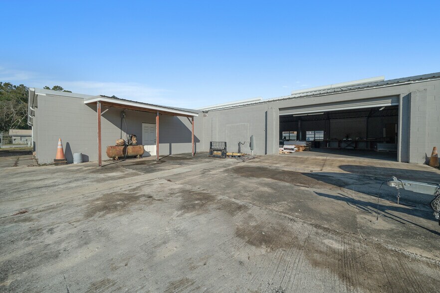More Photos Of 943 NW 17th Ave, Ocala Warehouse For Sale