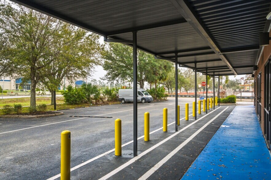 More Photos Of 1000 Innovation Ave, North Port Freestanding For Lease