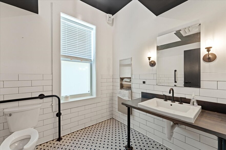 More Photos Of 1500 Race St, Cincinnati Apartments For Lease